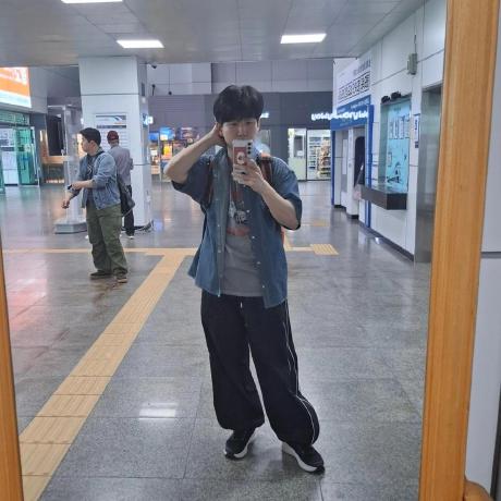 yoon_donghwee.jpg